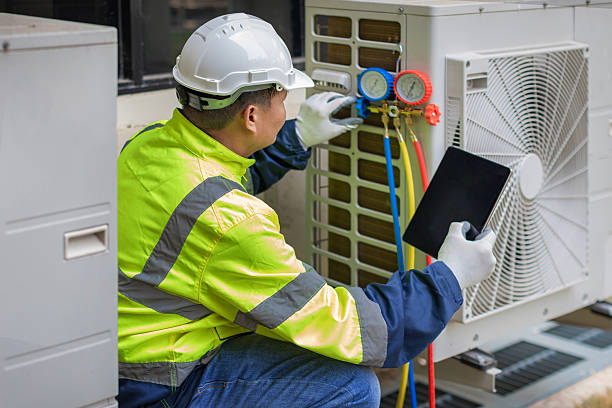 Professional Hvac technician working in Santa Clarita, CA